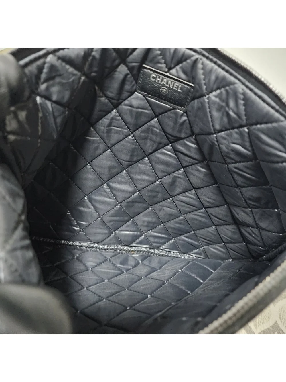 CHANEL Caviar Quilted Medium Boy Cosmetic Clutch Black
